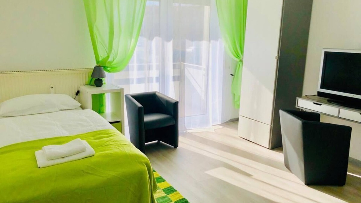 Lebenstedt Apartment | 1 room apartment modern and newly renovated