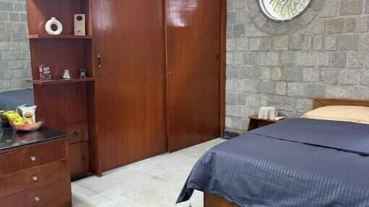 Ulsoor Apartment | 1 room + Lounge area/Kitchenette/terrace in Ulsoor