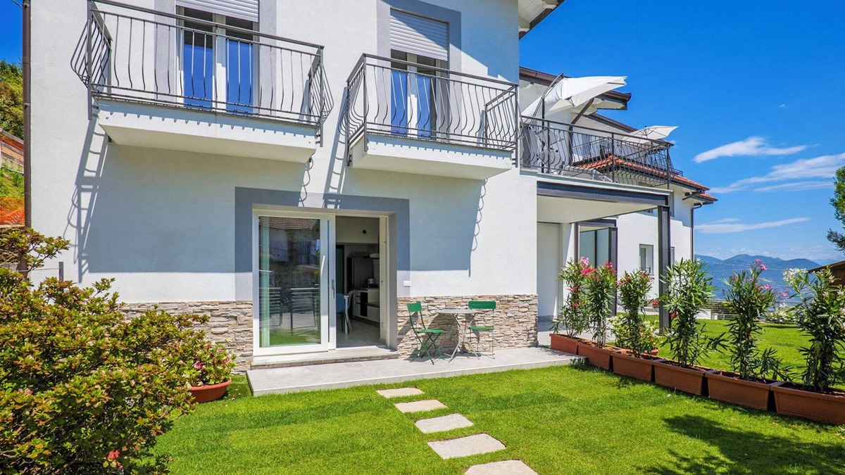 Levo Apartment | 1-room studio apartment with garden and terrace