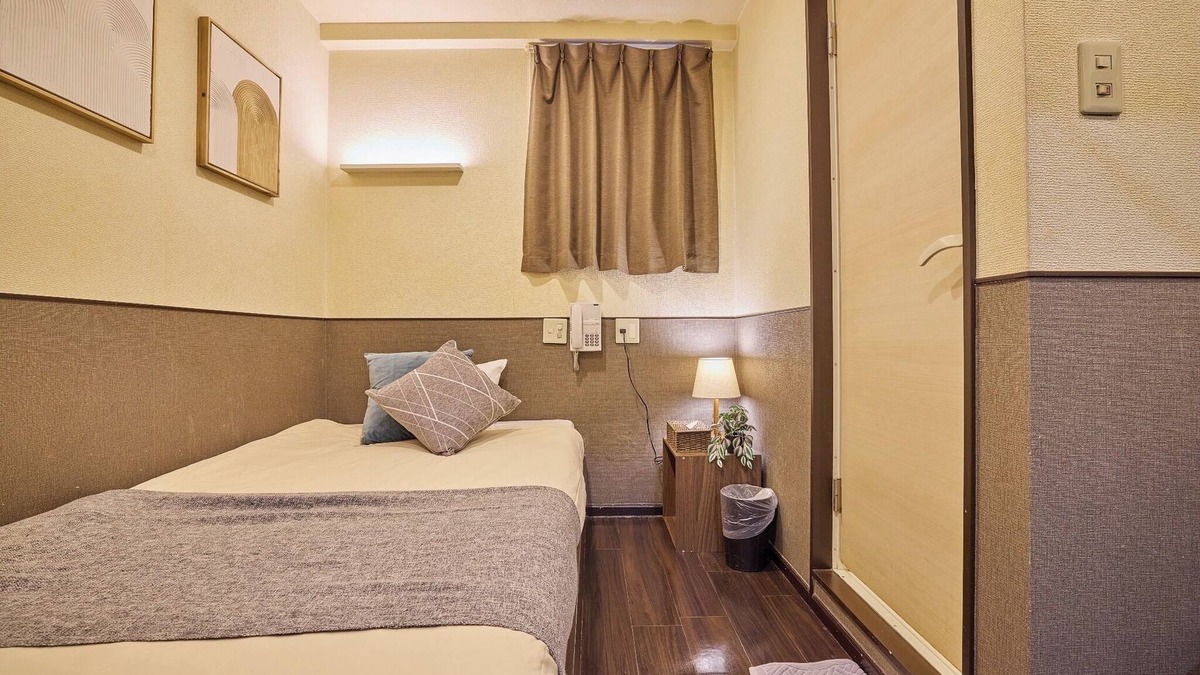 Kabukicho Hotel | 1 single bed 2nd floor A/Shinjuku-ku Tokyo