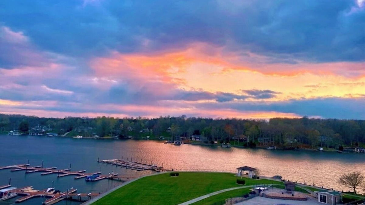 Smith Mountain Lake Condo | #1 SML Lake Escape! Lakeview, Boat, Golf, Beach!
