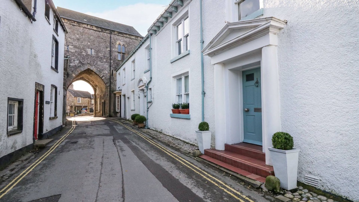 Cartmel Cottage | 1 TOWER HOUSE, pet friendly in Cartmel