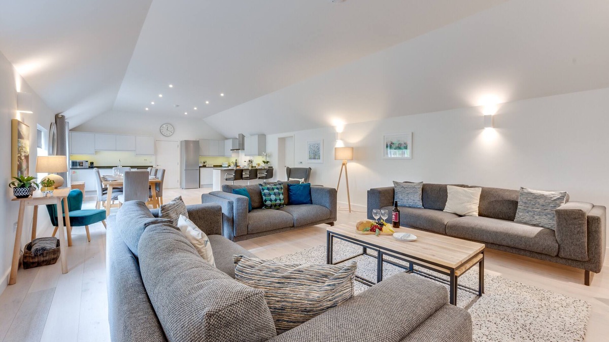 Saxmundham House | 1 Wadd Cottages - Three Bedroom House, Sleeps 6