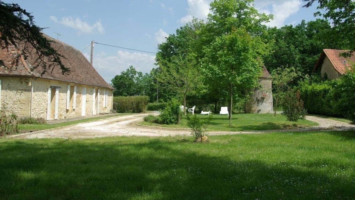 Saint-Germain-et-Mons House | 1 WEEK FROM 310 EUROS FOR 5 TO 6 PEOPLE ACCORDING TO SEASON