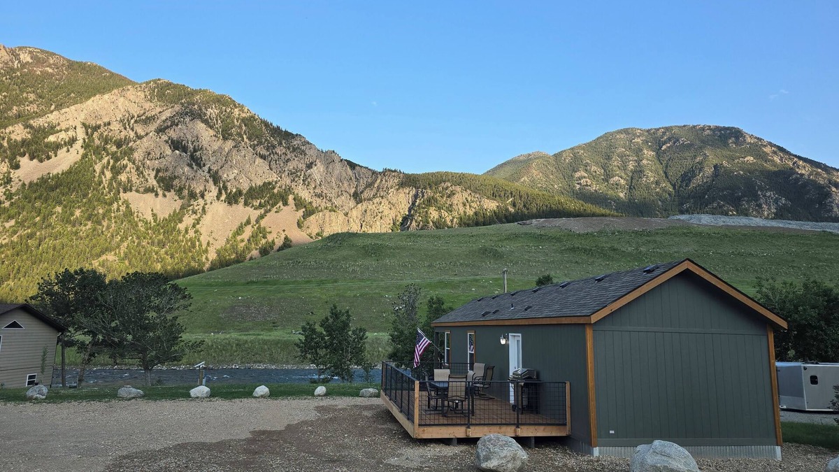 Nye House | 10-7 River Cabin