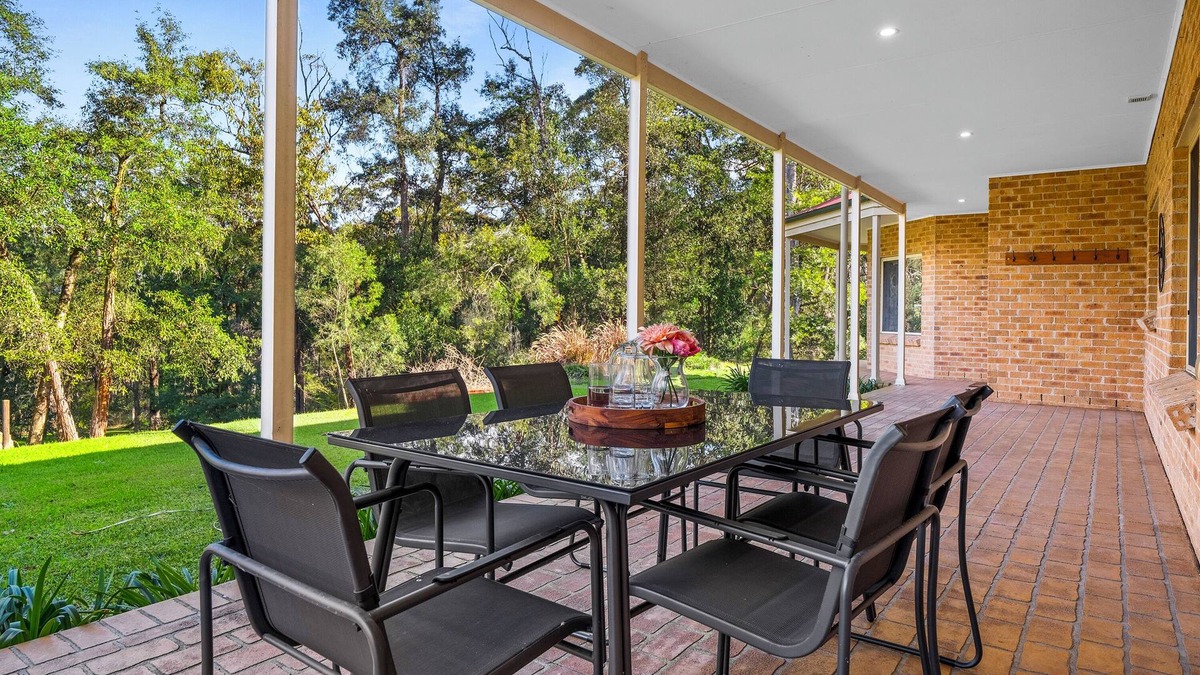 Blaxlands Ridge House | 10 acre country home