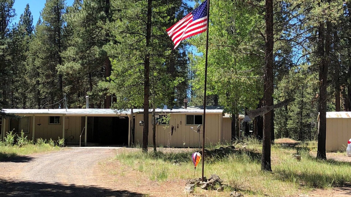 Sunriver Cabin | 10 Acres of privacy near Sunriver
