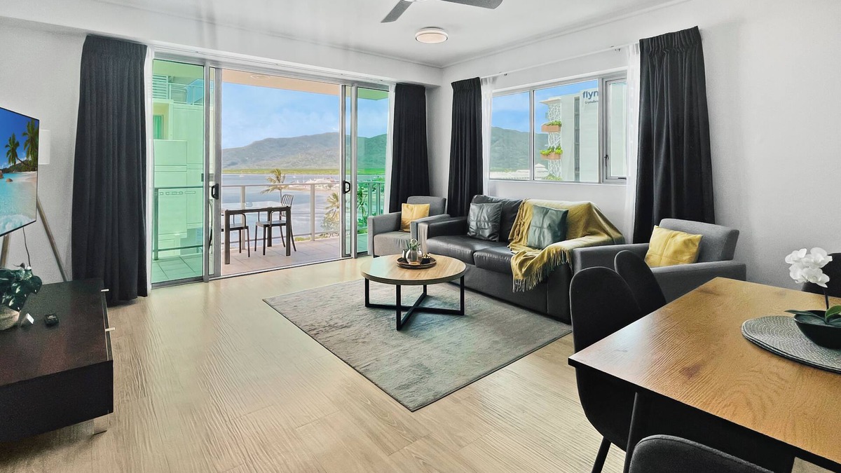 Cairns Central Business District Apartment | '10-B' Cairns Harbour Apartment ~ 2BR 2Bth Pool Gym Wifi