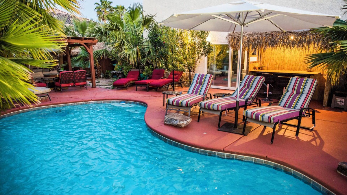 Winchester House | 10 Bedroom Botanical Oasis - Entertainment Paradise - Perfect for Group Getaways