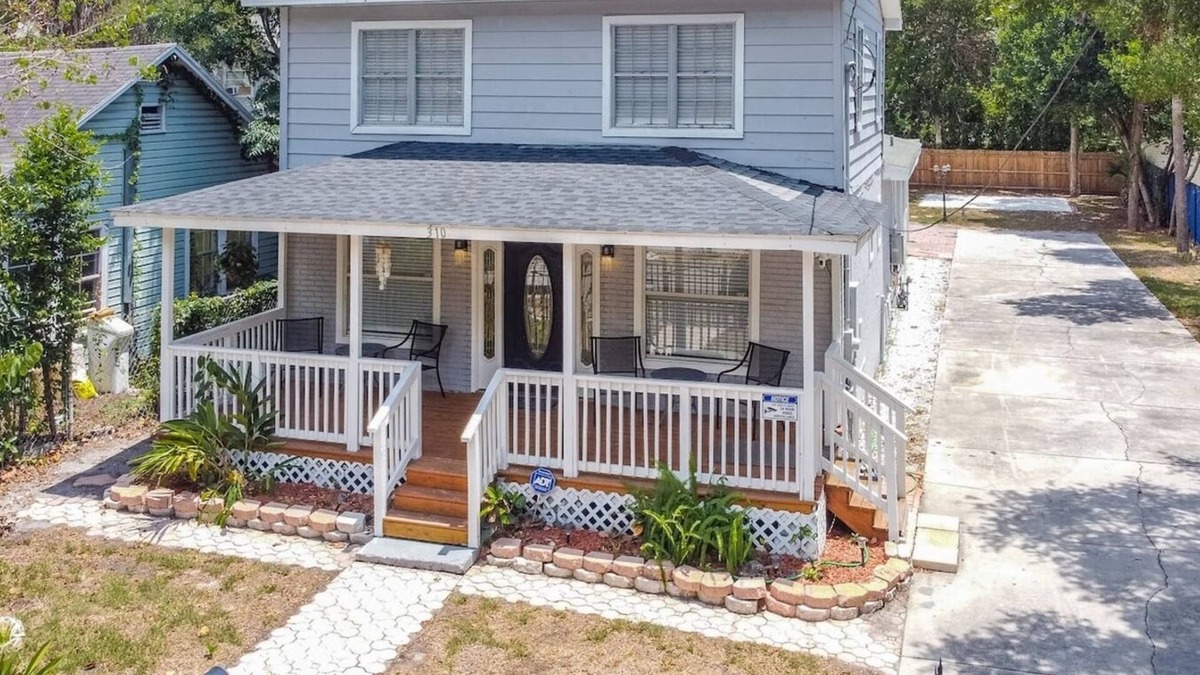Riverside Heights House | 10 beds! Large home for groups & multiple families! PETS OK!