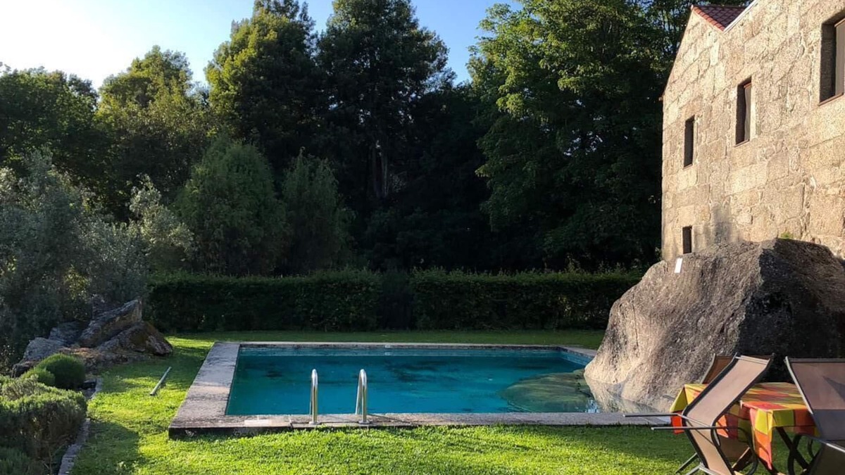 Cruz Cottage | 10% discount 1 week stay JULY 2019 CASA DA BOUÇA FOR 4 PEOPLE
