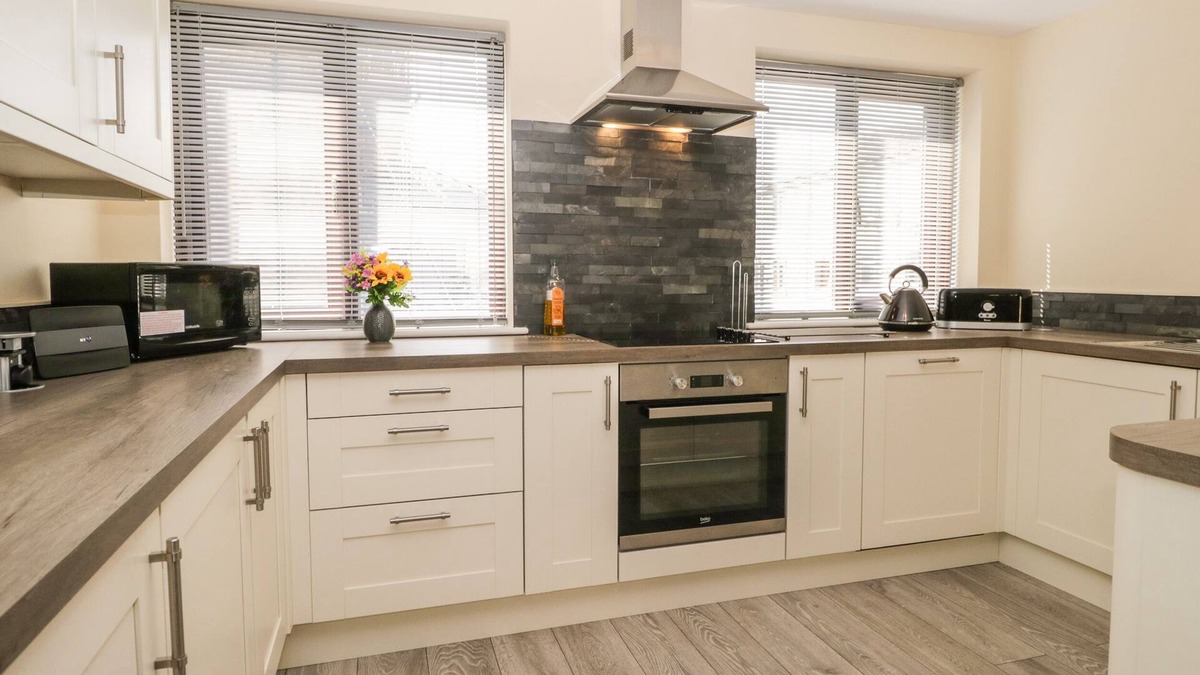 Fourstones Near Bentham Cottage | 10 FLYING HORSE SHOES COTTAGE, family friendly in Clapham