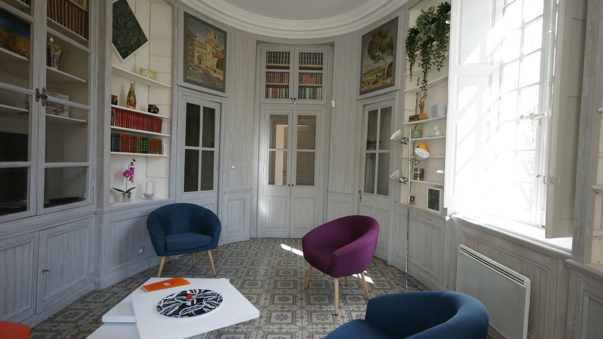 Noves Apartment | 10' from St Rémy and Avignon, charming apartment *, 2 bedrooms for 4 people