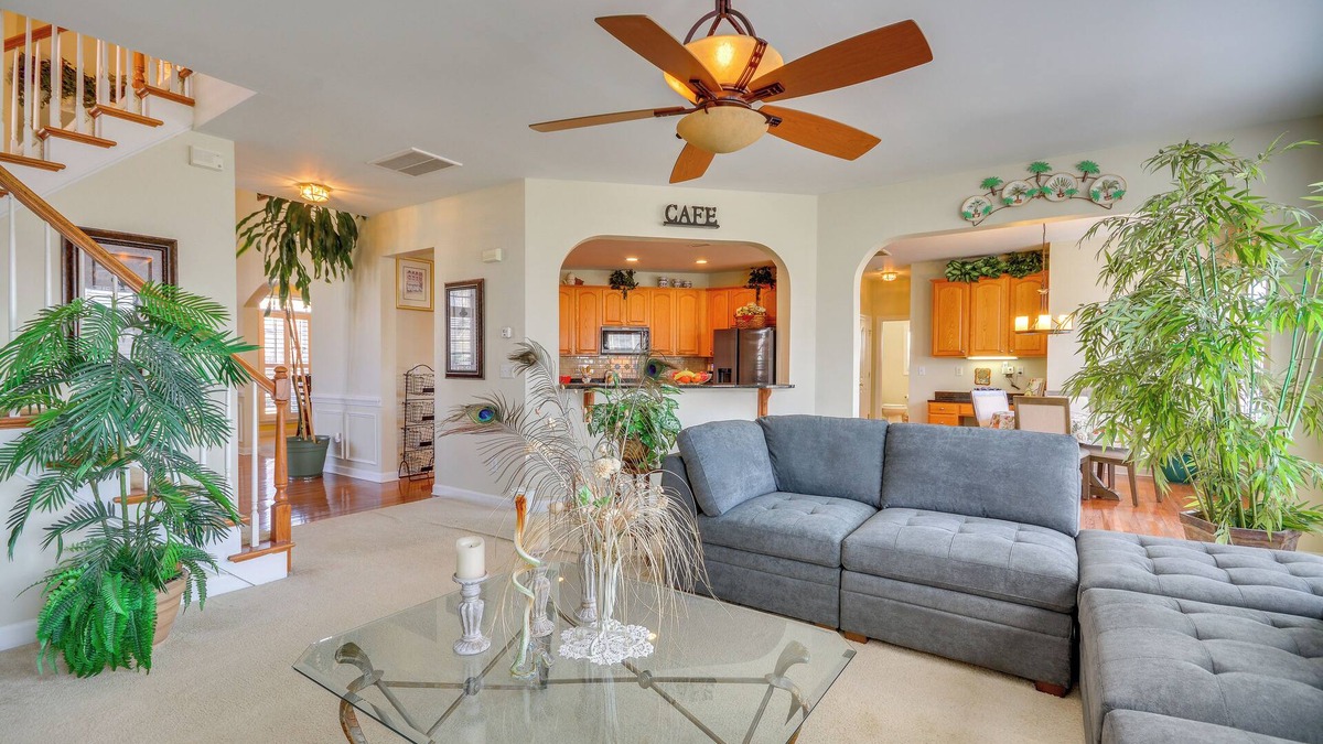 Jamestown House | 10 Mi to Dtwn Greensboro: Family Gem w/Yard