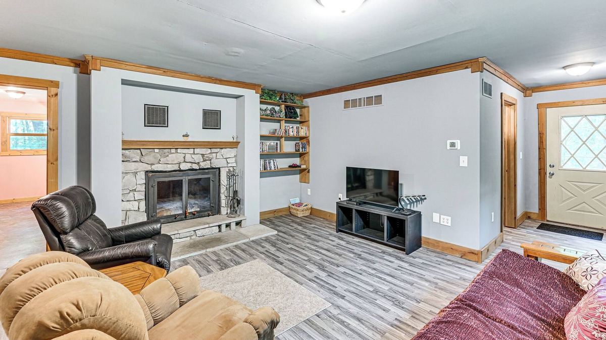 Granger House | 10 Mi to Notre Dame: Family Retreat in Granger