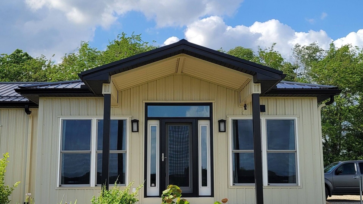 Jamesport House | 10 min from downtown Jamesport, MO
