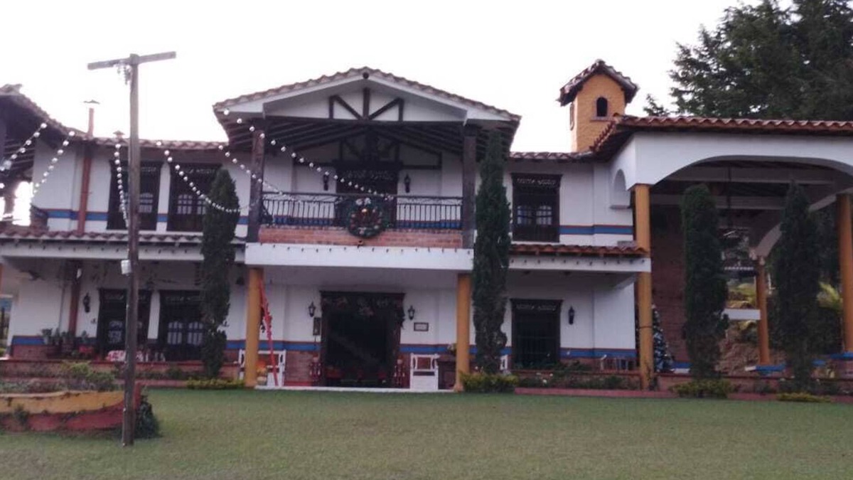 Rionegro House | 10 min Internal Medellin Airport. House Finca family-friends meetings