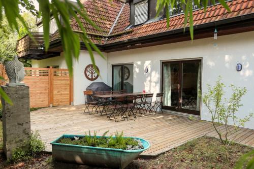 Am Waldfriedhof Apartment | 10 min subway U-Bahn to Marienplatz 130 m2 - 4BR - 2Bath