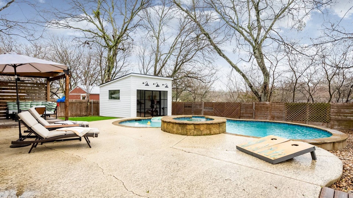 West Congress House | 10 Min to Downtown~Luxury Home w/Pool, Outdoor TV