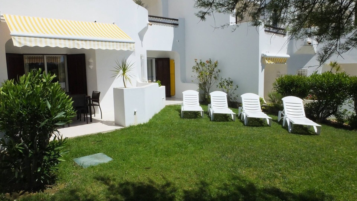 Branqueira Apartment | 10 Min Walk to the Beach.Luxury apartment, overlooking golf driving range.