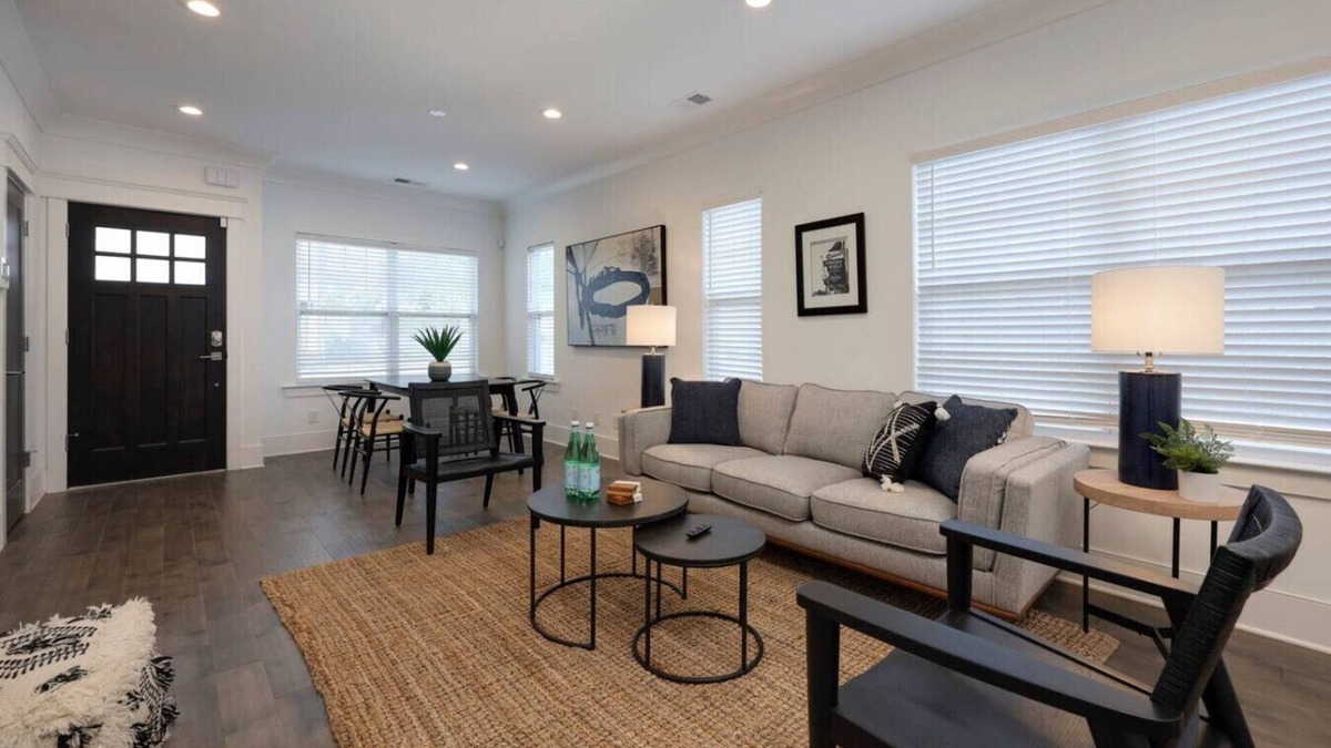 Charlotte Park House | 10 Mins To Broadway - Music City Modern Townhome