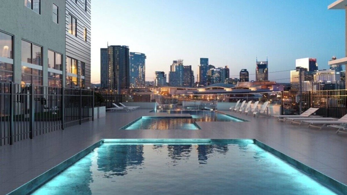 Eighth Avenue Apartment | 10 Minute or less away from Broadway, The Ryman, and the Country Music Hall of Fame| Stylish 1 bedroom |Infinity pool | Game room | Music Studio | Fire Pit.
