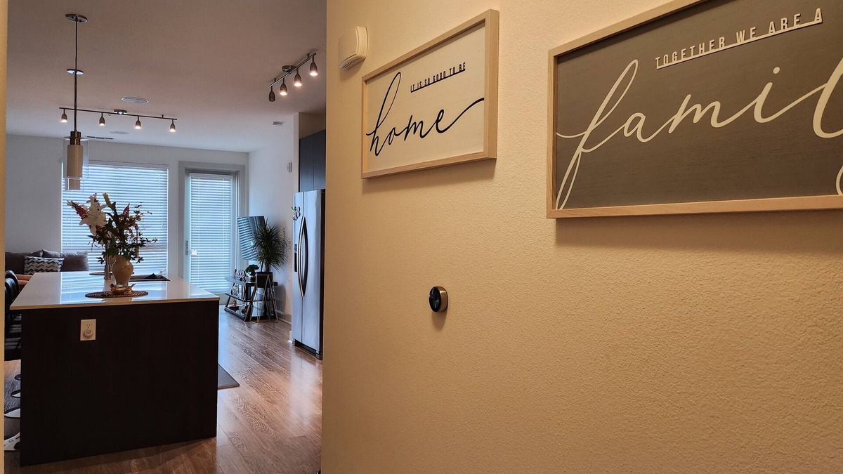 Grantville Apartment | 10 minutes from downtown! spacious apartment in a privileged area