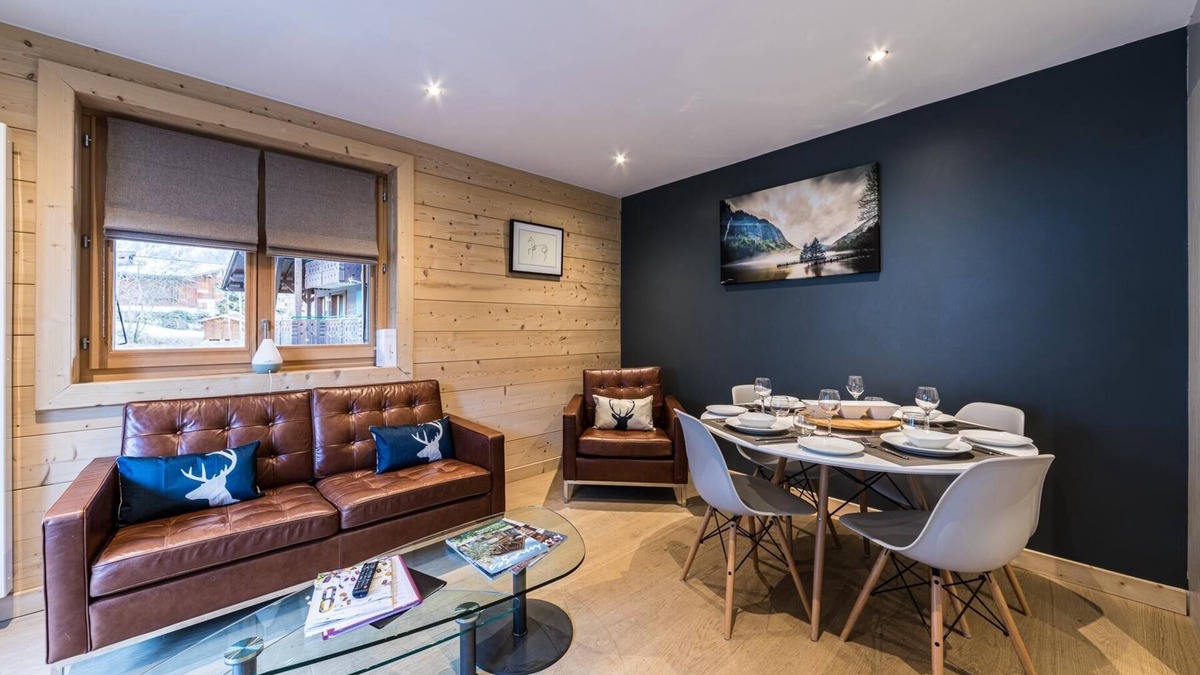 Morzine Apartment | ❄️🌞10 minutes from skiing -Stylish 2 bed flat with free ski bus & boot warmers