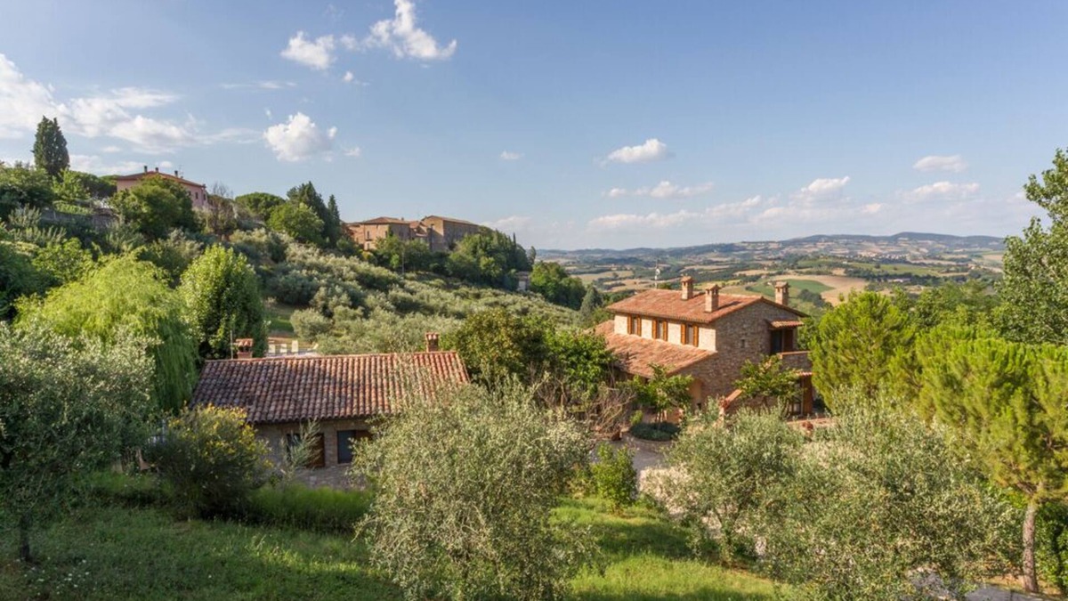 Todi Apartment | 10 minutes walk from Todi center, with pool