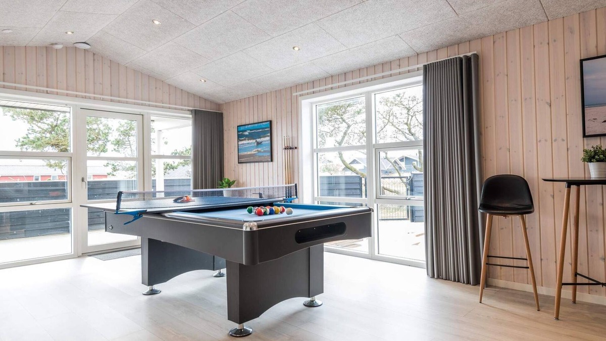 Bjerregard Strand House | 10 person holiday home in Hvide Sande