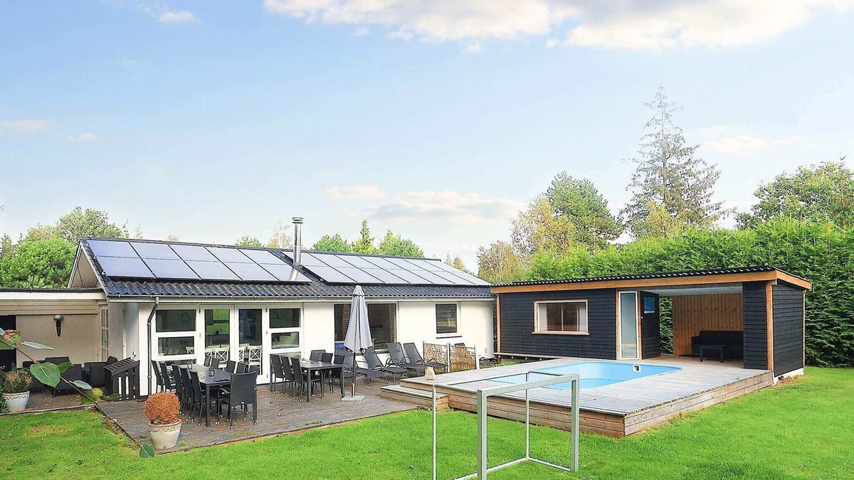 Bøtø By House | 10 person holiday home in Væggerløse