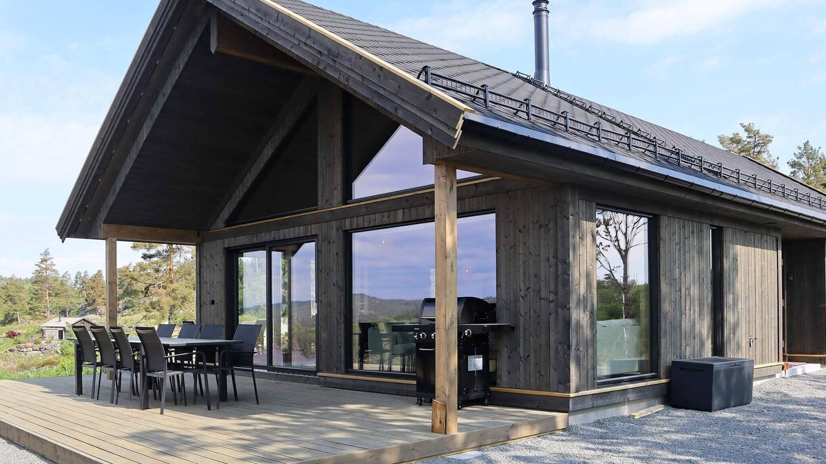 Risor House | 10 person holiday home in Søndeled