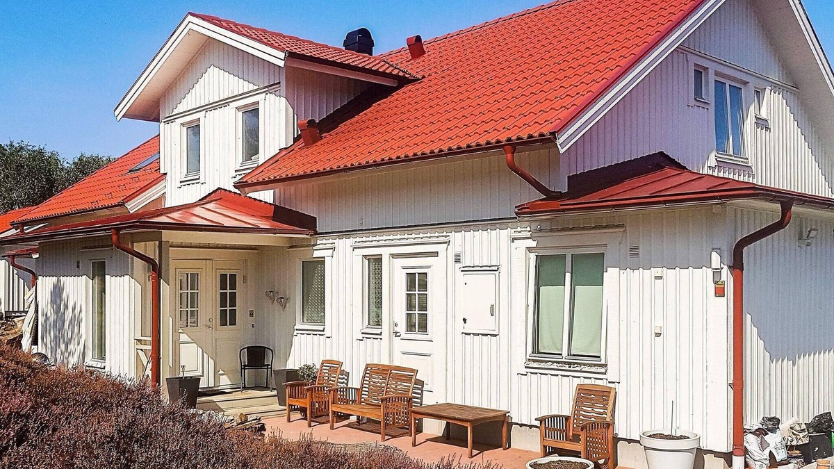 Klovedal House | 10 person holiday home in KLÖVEDAL