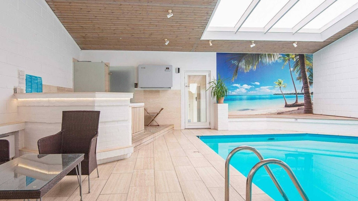 Skødshoved Strand House | 10 person holiday home in Knebel