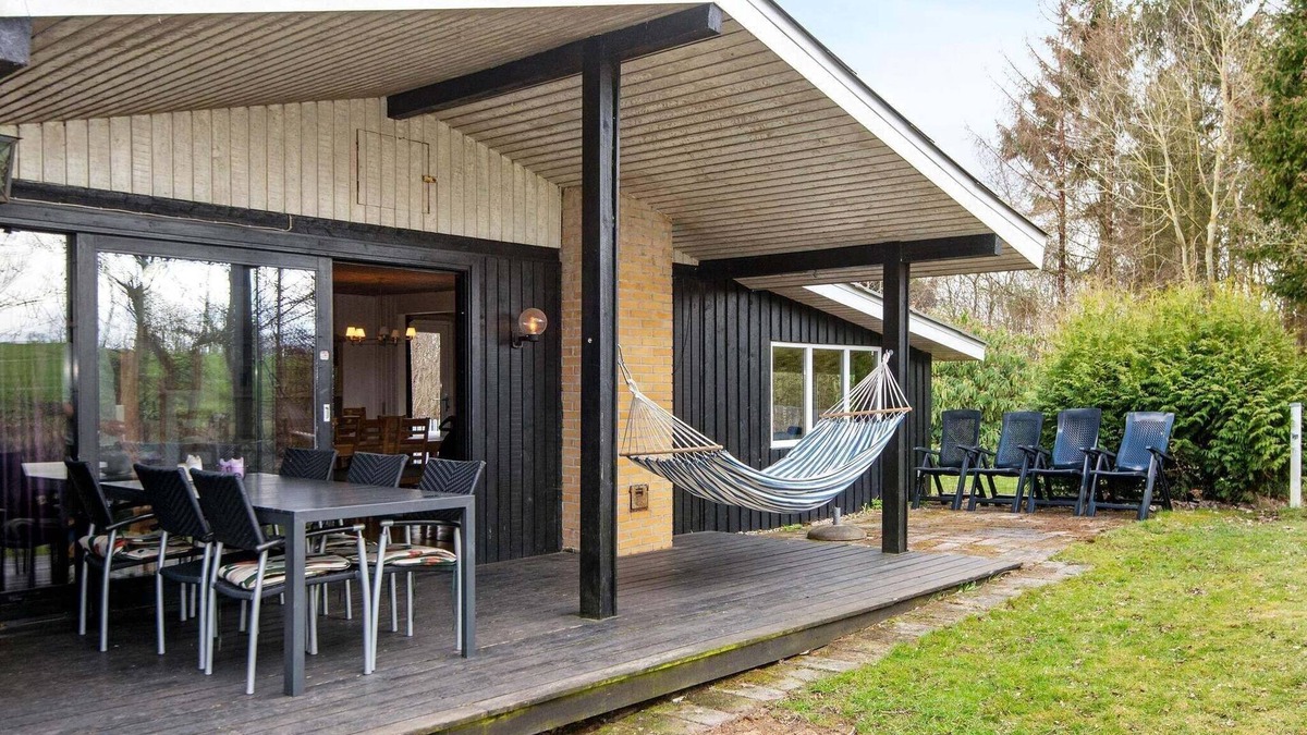 Ronde House | 10 person holiday home in Rønde