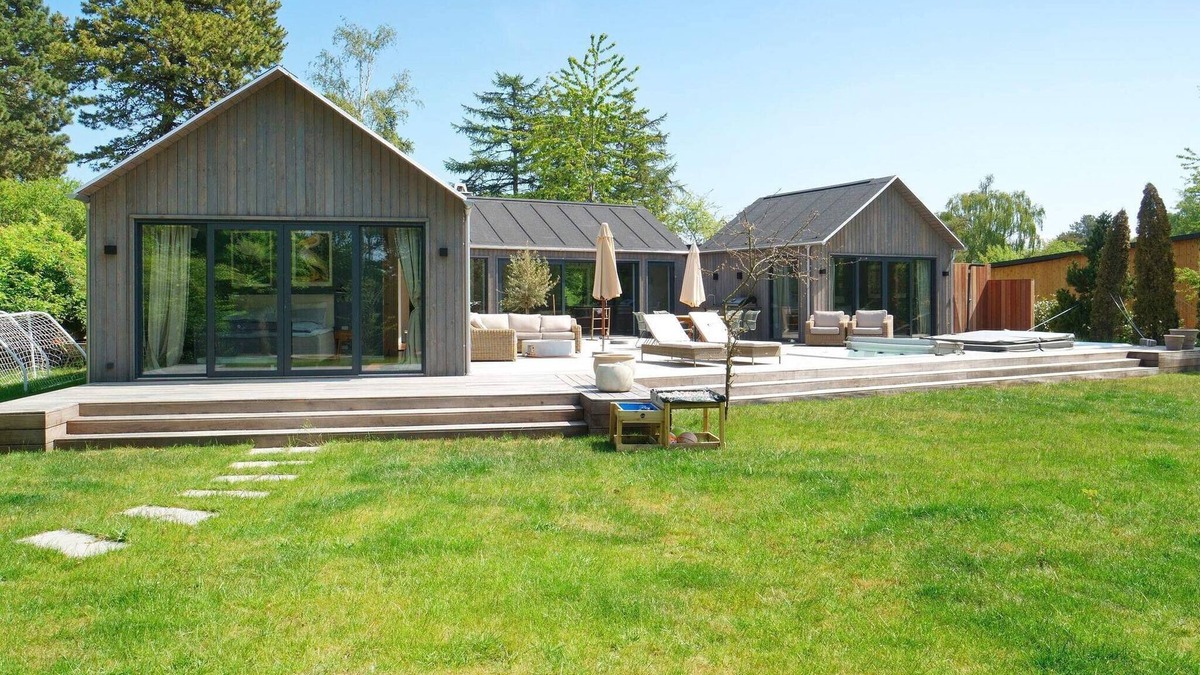 Holloselund House | 10 person holiday home in Vejby