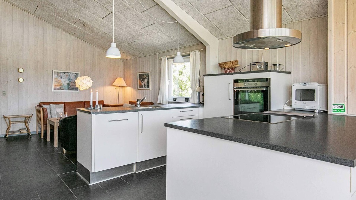 Hou House | 10 person holiday home in Hals