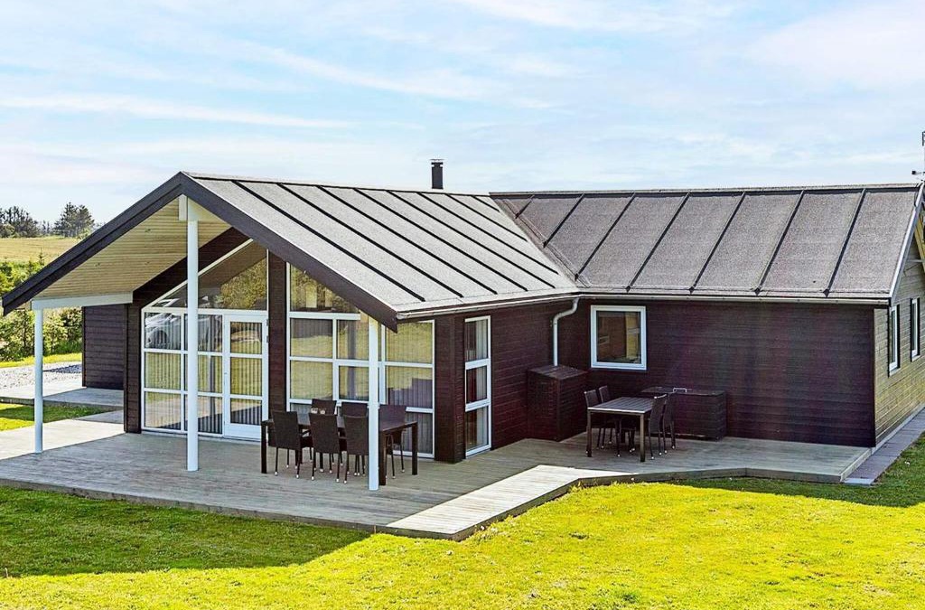 Nørre Lyngby House | 10 person holiday home in Løkken-By Traum