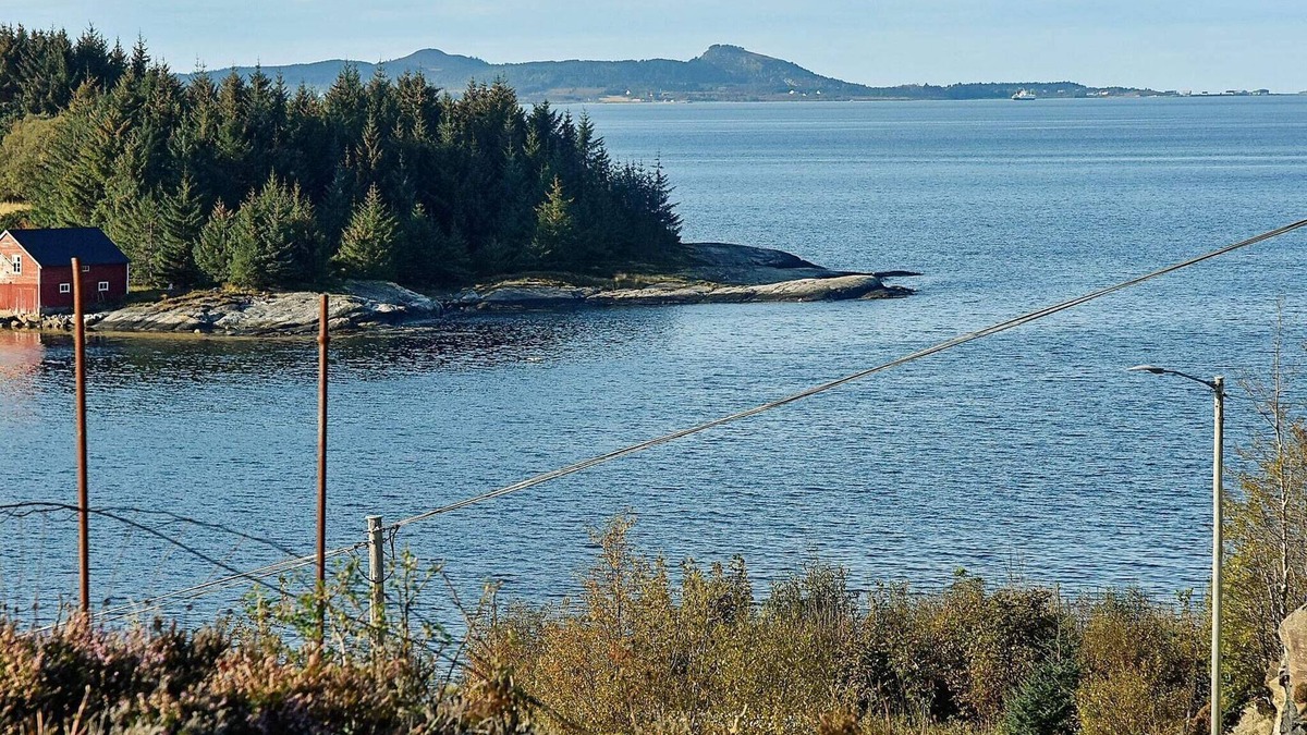 Midsund Municipality House | 10 person holiday home in MIDSUND