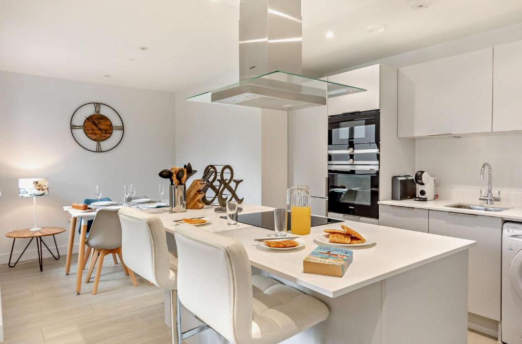 Mortehoe Apartment | 10 Putsborough - Luxury Apartment at Byron Woolacombe, only 4 minute walk to Woolacombe Beach!