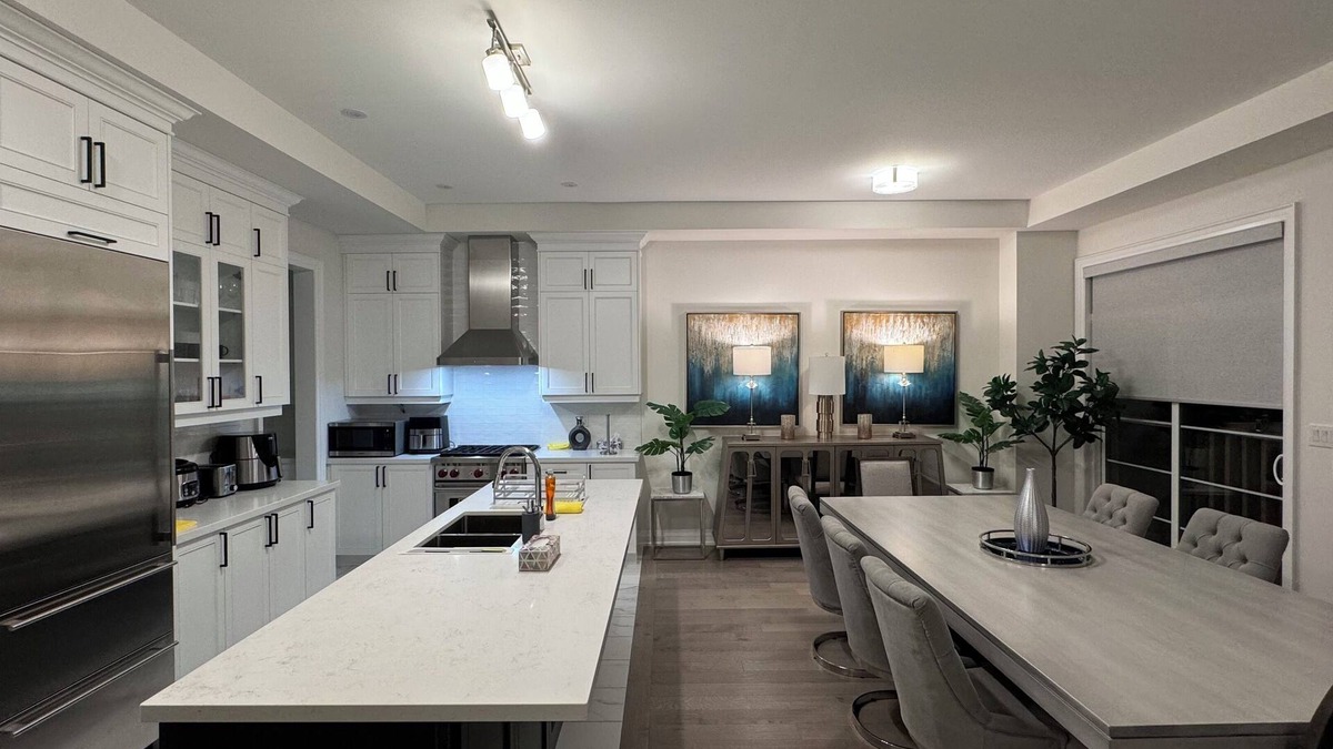 Markham House | 10 Queen Beds - Business Elite Luxury Residence Markham’s Prestigious Angus Glen