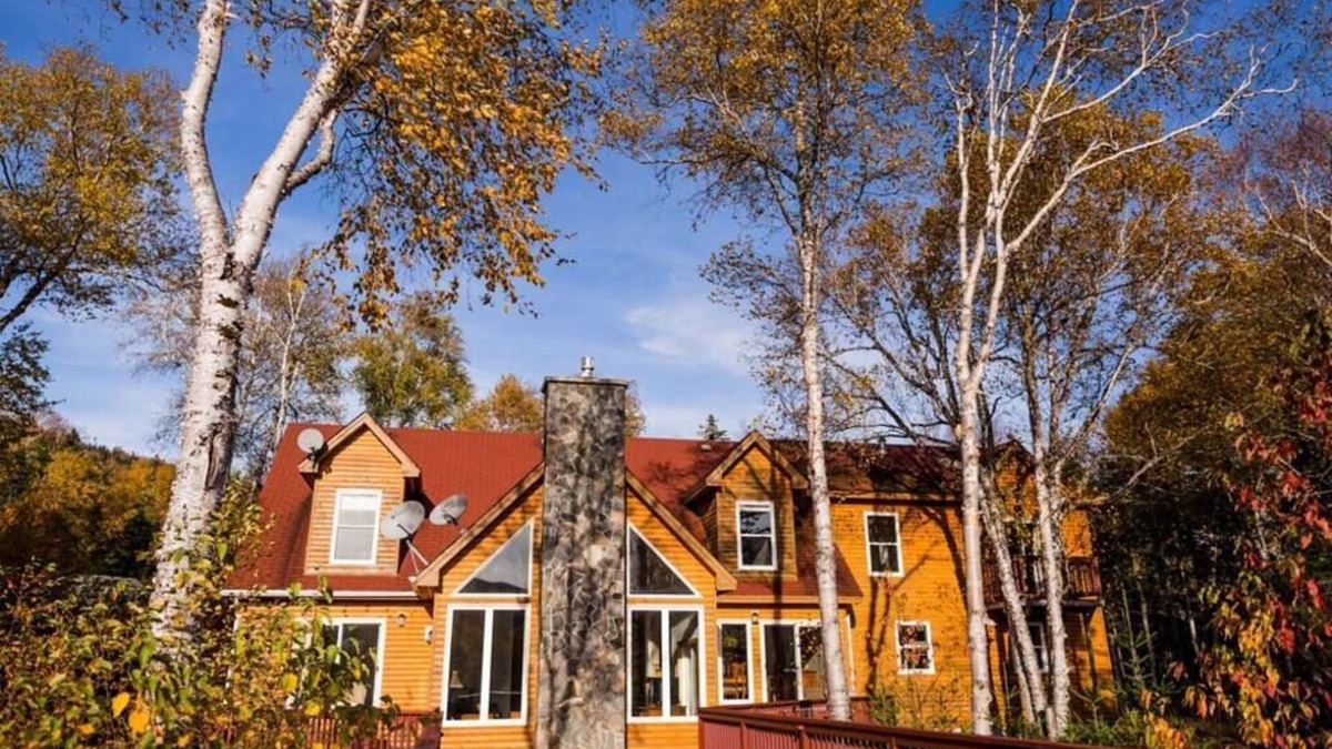 Humber Valley Ski Chalet | 10 River Grove - Humber Valley Resort