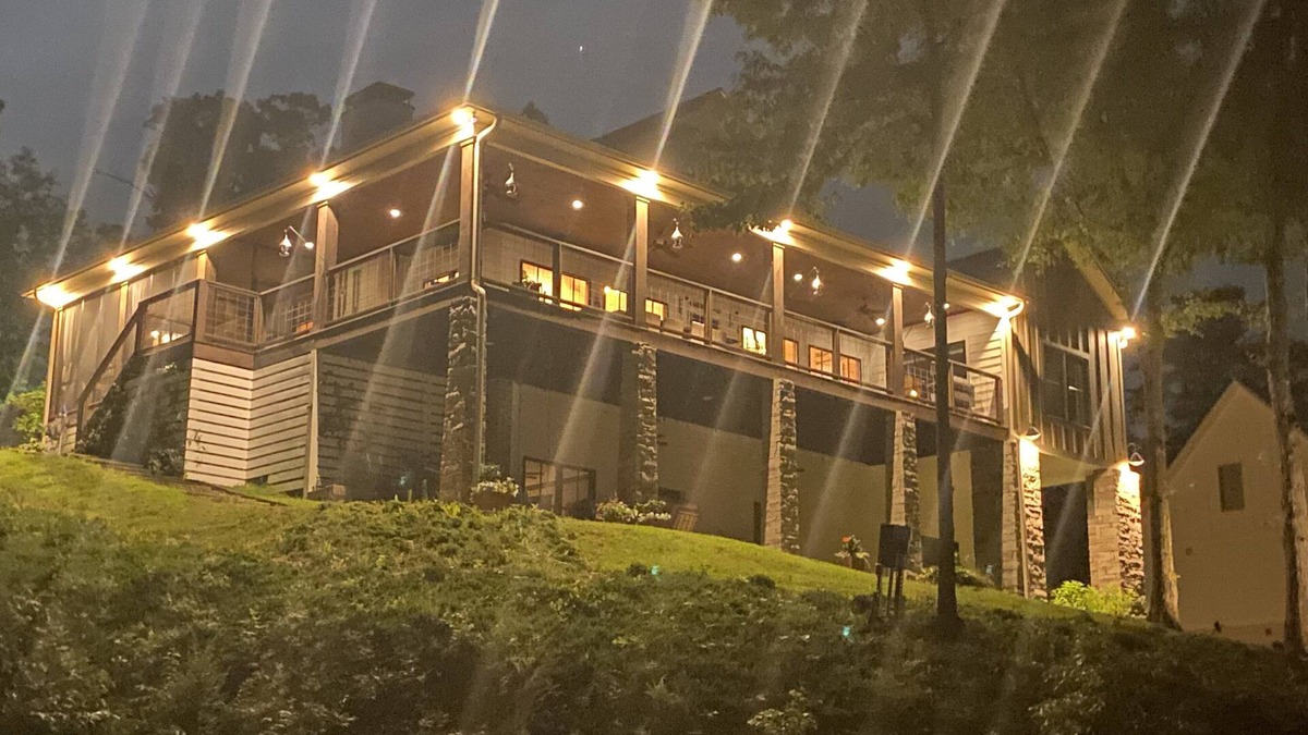 Bremen House | 10% Savings - No steps to lake! Fiber Internet! Luxury Lake Home, Big Water!