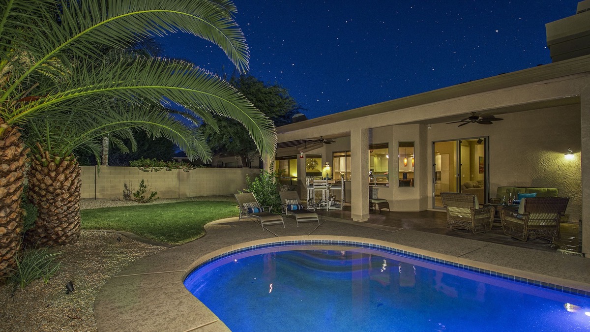 Arabian Views House | 10⭐️ SCOTTSDALE OASIS- HEATED POOL, PALM TREES AND SUNSETS