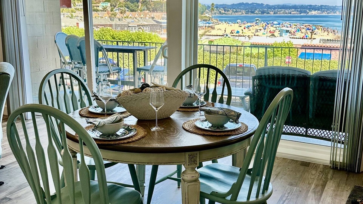 Capitola Condo | 10 Steps to the Sand…Capitola Beach Front at the mouth of the Wharf-Pet Friendly