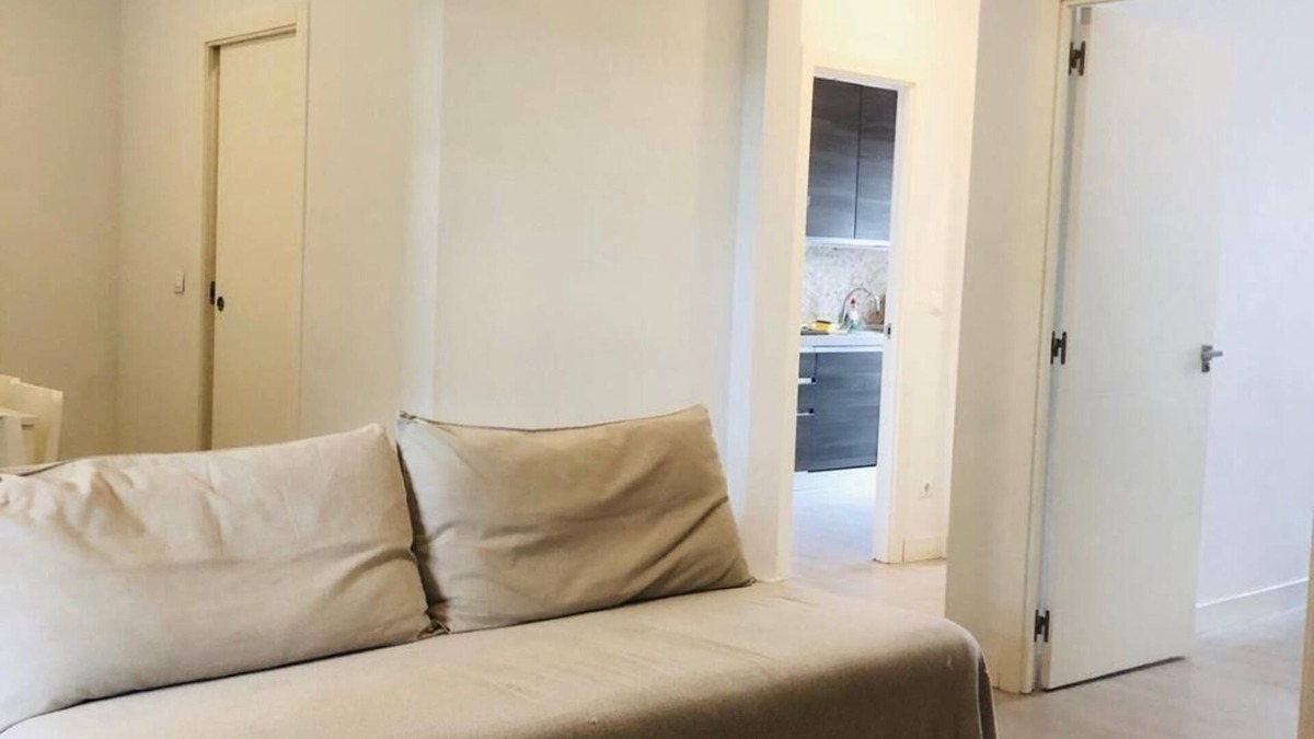 Cuatro Caminos Apartment | 10' walk to Bernabeu max 8P, 3Bedr, 1sofa, 2bath