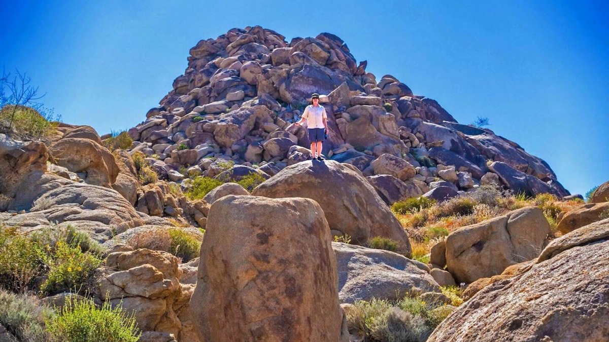 Joshua Tree House | 100 ACRES PRIVATE PARK, Boulders, Caves, Total Privacy. Unique!