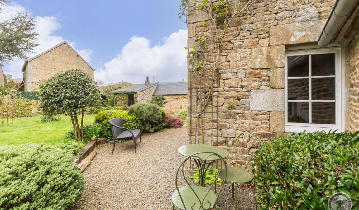 Coulouvray-Boisbenatre House | 100 m² Gîte ∙ 2 bedrooms ∙ 4 guests