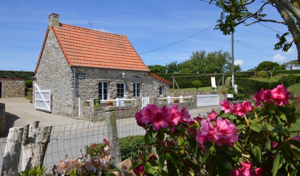 Les Moitiers-d'Allonne House | 100 m² Gîte ∙ 2 bedrooms ∙ 8 guests
