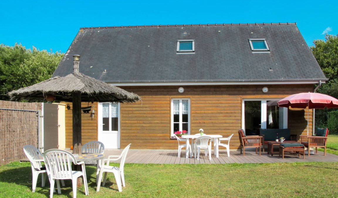 Saint-Laurent-sur-Mer House | 100 m² House ∙ 3 bedrooms ∙ 6 guests